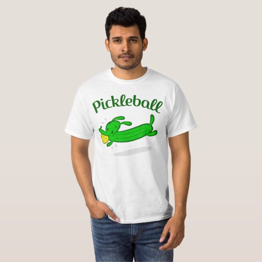 男性Pickleball犬はTシャツをピクルスにします Tシャツ (正面フル)