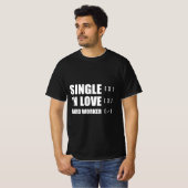 男独身ののおもしろい引用文 Tシャツ (正面フル)