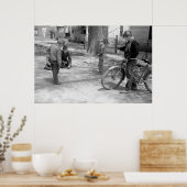 男遊の子のビー玉，ウッドビン，アイオワ， 1940 ポスター (キッチン)