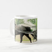 町に行く コーヒーマグカップ (正面左)