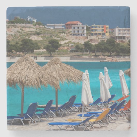 町のビーチフロント、クサミル ストーンコースター (正面)