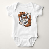 町の新しいカウボーイ ベビーボディスーツ (正面)