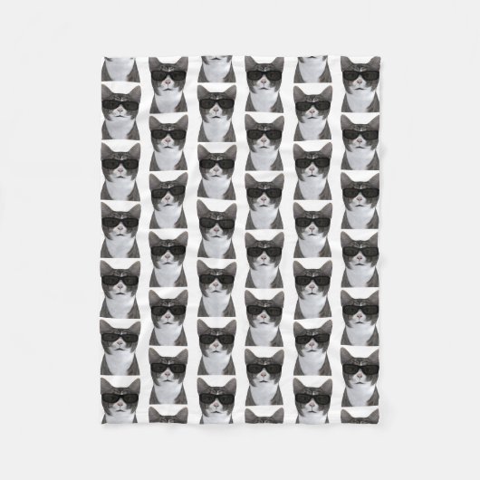 町クールの猫 フリースブランケット (正面)