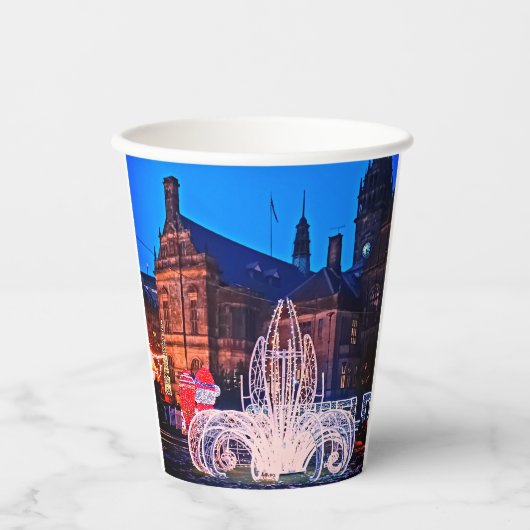 町役所前の装飾 紙コップ (正面)