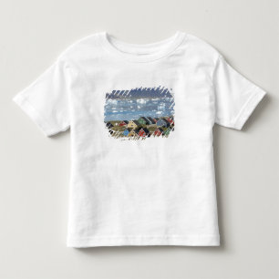 町、ナルサクのカラフルな建築 トドラーTシャツ