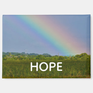 畑の上の虹の画像がプリントされたHOPEマグネット マグネット