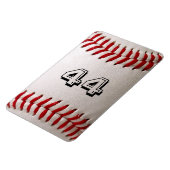 番号がカスタマイズできる野球ボール マグネット (左側)