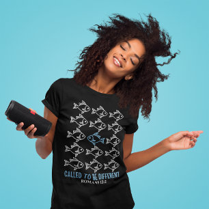 異なる存在であるべく召された - クリスチャンのためのインスピレーション Tシャツ