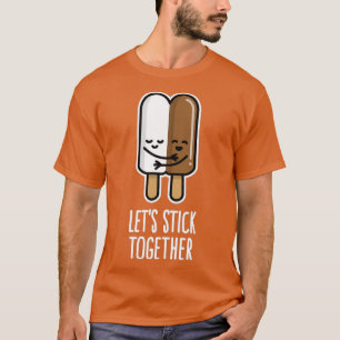異人種間のカップルのポプスチクルを一緒にしよう Tシャツ