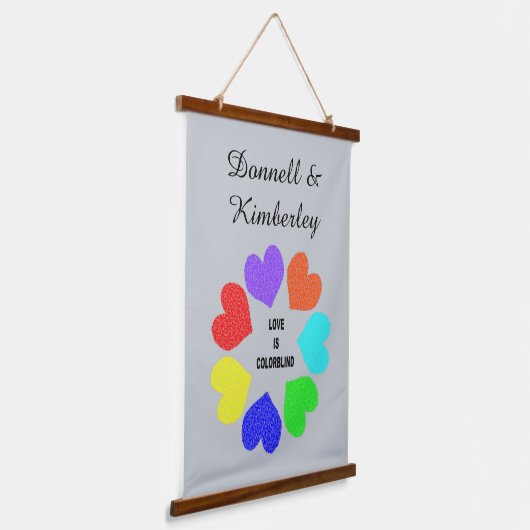異人種間ラブレインボーハートカスタム 吊り下げ型タペストリー (傾斜あり)