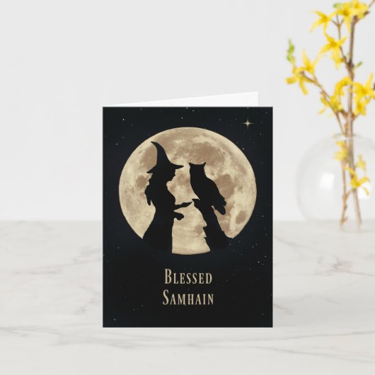 異教のなケルト人のハロウィンの魔法使いおよびフクロウのハロウィン カード (黄色い花)