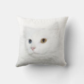 異様な注目された白い猫の顔 クッション (裏面)