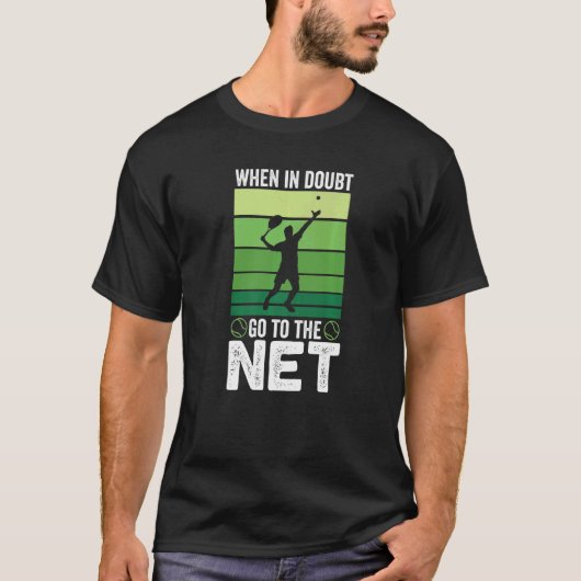 疑わしきはネットへ テニス Tシャツ (正面)