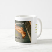 疲れたダックスフント コーヒーマグカップ (正面右)