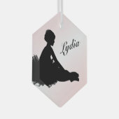 疲れたバレリパーソナライズされたナw名前ピンク ガラスオーナメント (正面右)