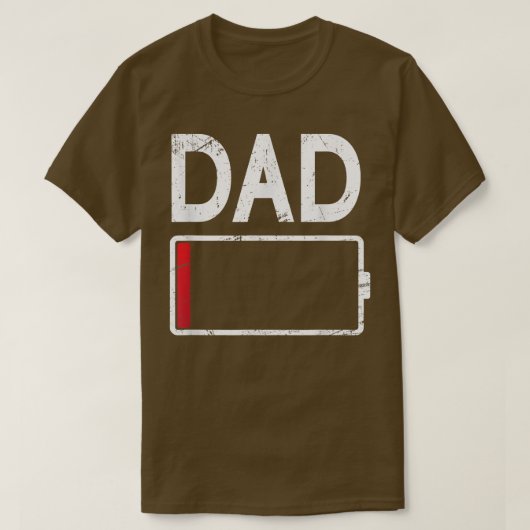 疲れたパパ低おもしろい電池パパ父の日ギ Tシャツ (デザイン正面)