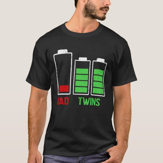 疲れたパパ低バッテリツインズフル充電父のD Tシャツ (正面)