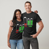 疲れたパパ低バッテリツインズフル充電父のD Tシャツ (ユニセックス)