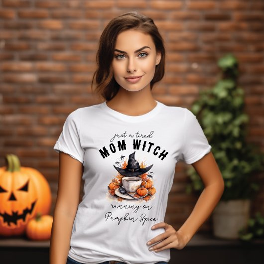 疲れたママの魔法使いの帽子とパンプキンスパイスコーヒー Tシャツ