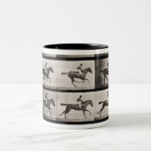 疾走する馬のジョッキーは、「Animaからの627をめっきします ツートーンマグカップ (中央)