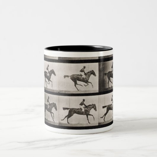 疾走する馬のジョッキーは、「Animaからの627をめっきします ツートーンマグカップ (中央)