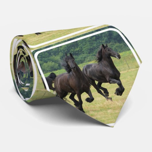 疾走するFriesianの馬 ネクタイ (ロール)
