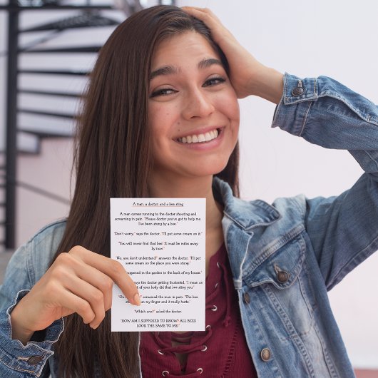 痛みドクター蜂の刺しジョークおもしろい誕生日 シーズンカード