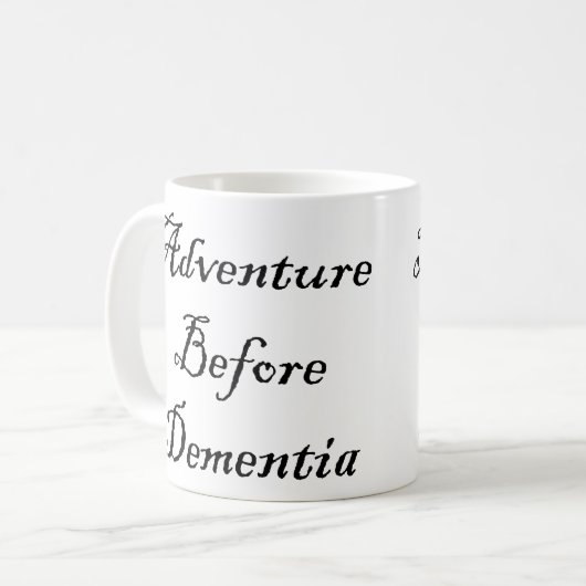 痴呆のマグのおもしろいな旅行者のマグの前の冒険 コーヒーマグカップ (正面左)
