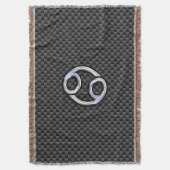 癌〔占星術の〕十二宮図シンボルブラックカーボンファイバープリント スローブランケット (正面縦)