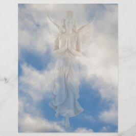 癒しの愛による青い天国の曇り空の天使