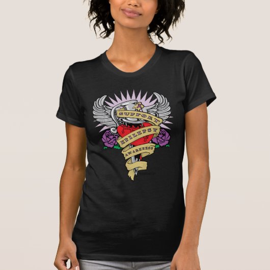 癲癇の短剣およびハートの入れ墨 Tシャツ (正面)