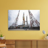 発射台のH-IIBロケット キャンバスプリント (インサイチュ (リビング))