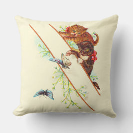 登山子猫と蝶プリント クッション