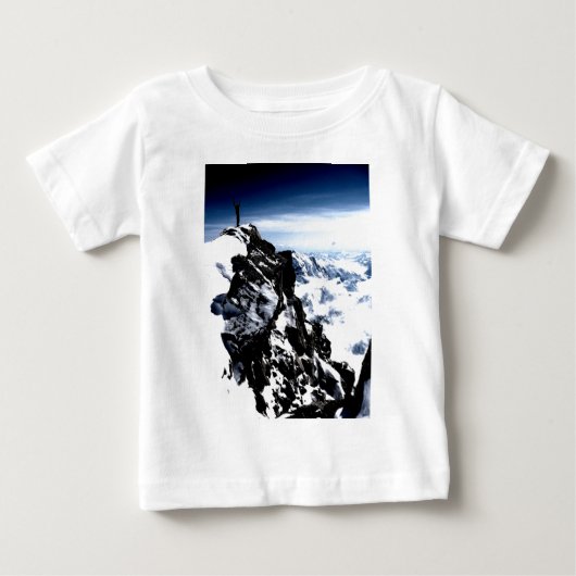 登山家達成雪の冬 ベビーTシャツ (正面)
