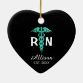 登録ナース医療ターコイズカドゥセウスハート セラミックオーナメント (裏面)