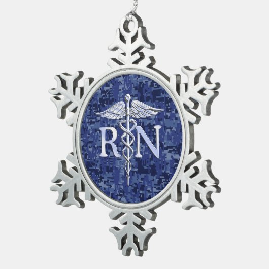 登録ナースRNシルバーカドゥセウス海軍迷彩柄 スノーフレークピューターオーナメント (右)
