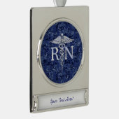 登録ナースRN Caduceus on Navy Blue迷彩柄 シルバープレートバナーオーナメント (右)
