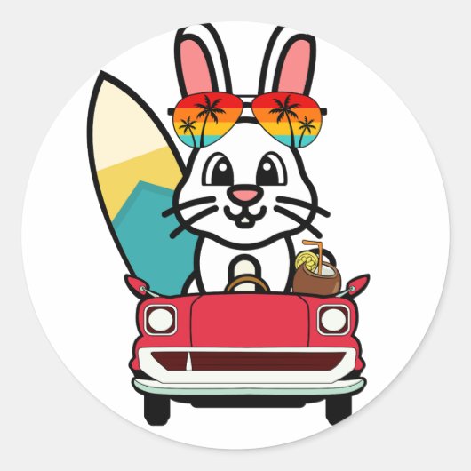 白いおもしろいうさぎがビーチに向かっている ラウンドシール (正面)