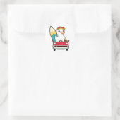 白いおもしろいアヒルがビーチに向かっている ラウンドシール (バッグ)