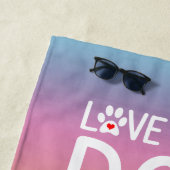 白いかわいらしボクサーの犬の愛は犬 ビーチタオル (インサイチュ)