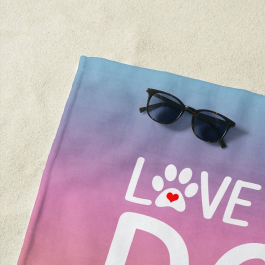 白いかわいらしボクサーの犬の愛は犬 ビーチタオル (インサイチュ)