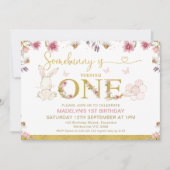 白いくつかのバニーワイルドフラワーズ1st誕生日 招待状 (正面)