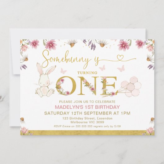 白いくつかのバニーワイルドフラワーズ1st誕生日 招待状 (正面)