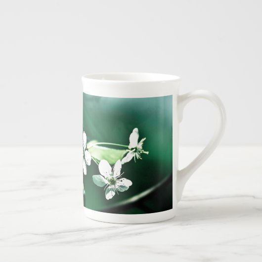 白いさくらんぼ ボーンチャイナマグカップ (右)