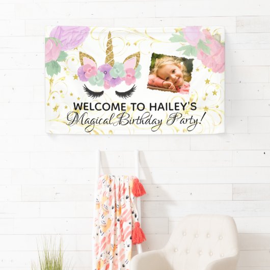 白いですかピンクの女の子の写真のユニコーンの誕生会 横断幕 (インサイチュ)