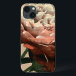 白いアクセントのルビー色の赤いバラ iPhone 13ケース<br><div class="desc">Chariklia Zarrisのオリジナルは軽いのの方に、このルビー色の赤いバラ伸びま花びらを照らします。 それバラで照る太陽または人工光はですか。 あなたの芸術コレクションを始める素晴らしい部分!</div>