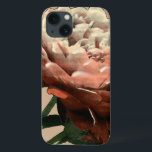 白いアクセントのルビー色の赤いバラ iPhone 13ケース<br><div class="desc">Chariklia Zarrisのオリジナルは軽いのの方に、このルビー色の赤いバラ伸びま花びらを照らします。 それバラで照る太陽または人工光はですか。 あなたの芸術コレクションを始める素晴らしい部分!</div>