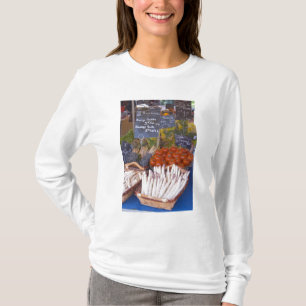 白いアスパラガスが並ぶストリートマーケットの屋台 Tシャツ
