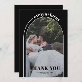 白いアーチとタイポグラフィの黒い結婚写真 サンキューカード