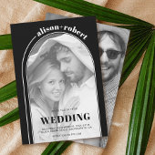 白いアーチと写真ブラックのミニマルな結婚式 招待状